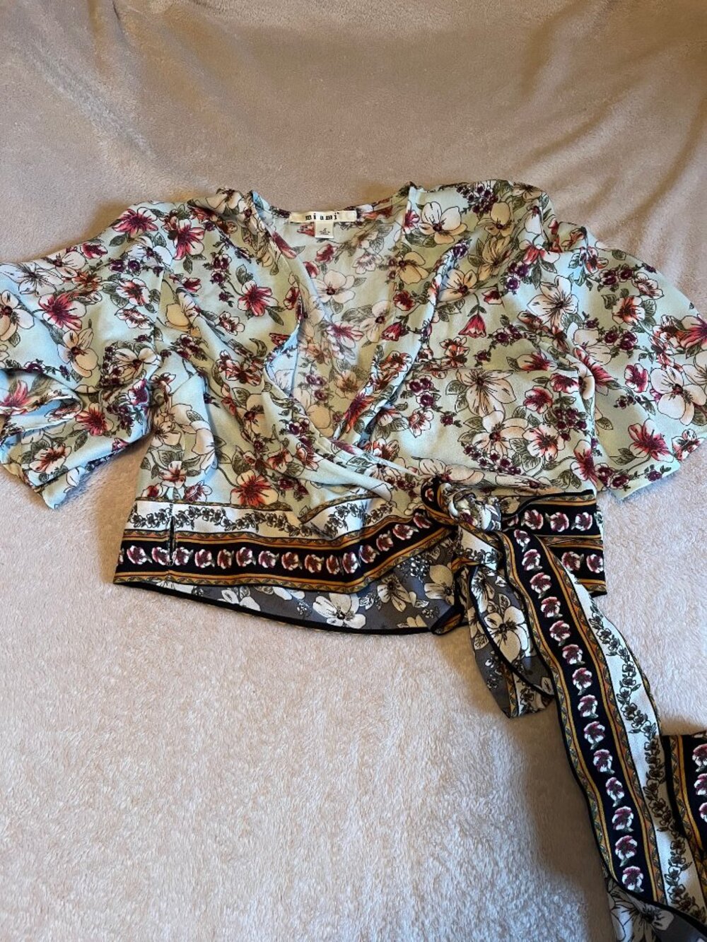 mi ami Floral Crop Wrap Top with Flutter Sleeves & Border Print Size S